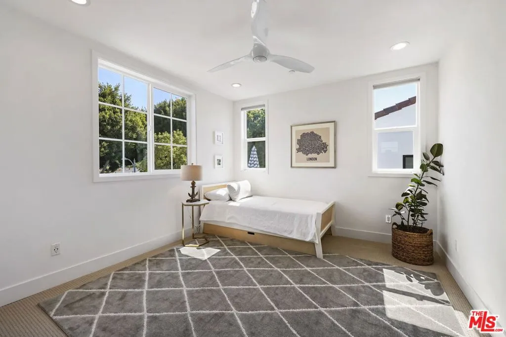 Los Angeles, California 90064, United States, 5 Bedrooms Bedrooms, ,3 BathroomsBathrooms,Residential,Pending,188773