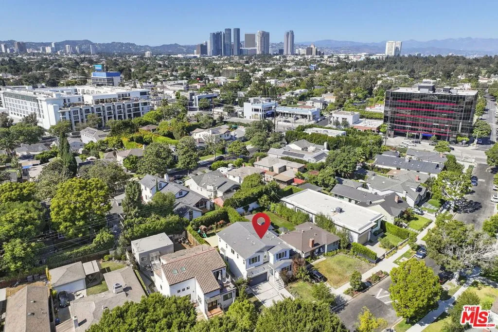 Los Angeles, California 90064, United States, 5 Bedrooms Bedrooms, ,3 BathroomsBathrooms,Residential,Pending,188773