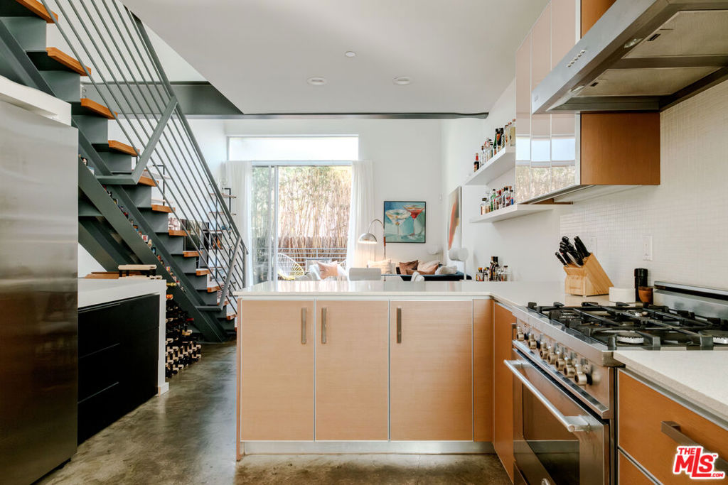 Properties 4 1220 N Orange Grove Avenue 6