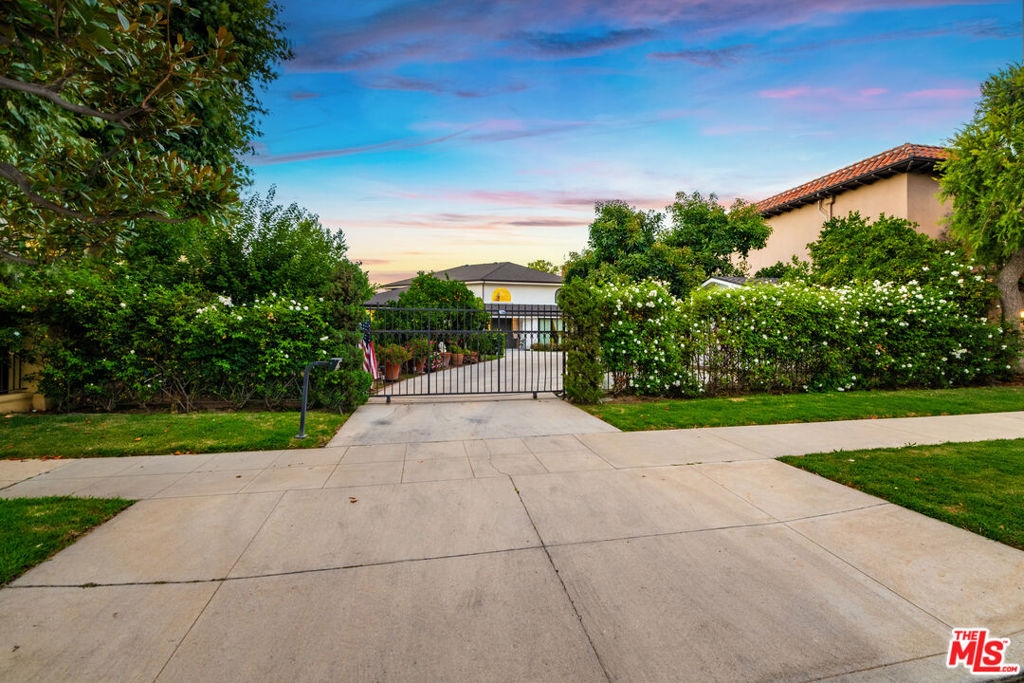 10061 Valley Spring Lane
