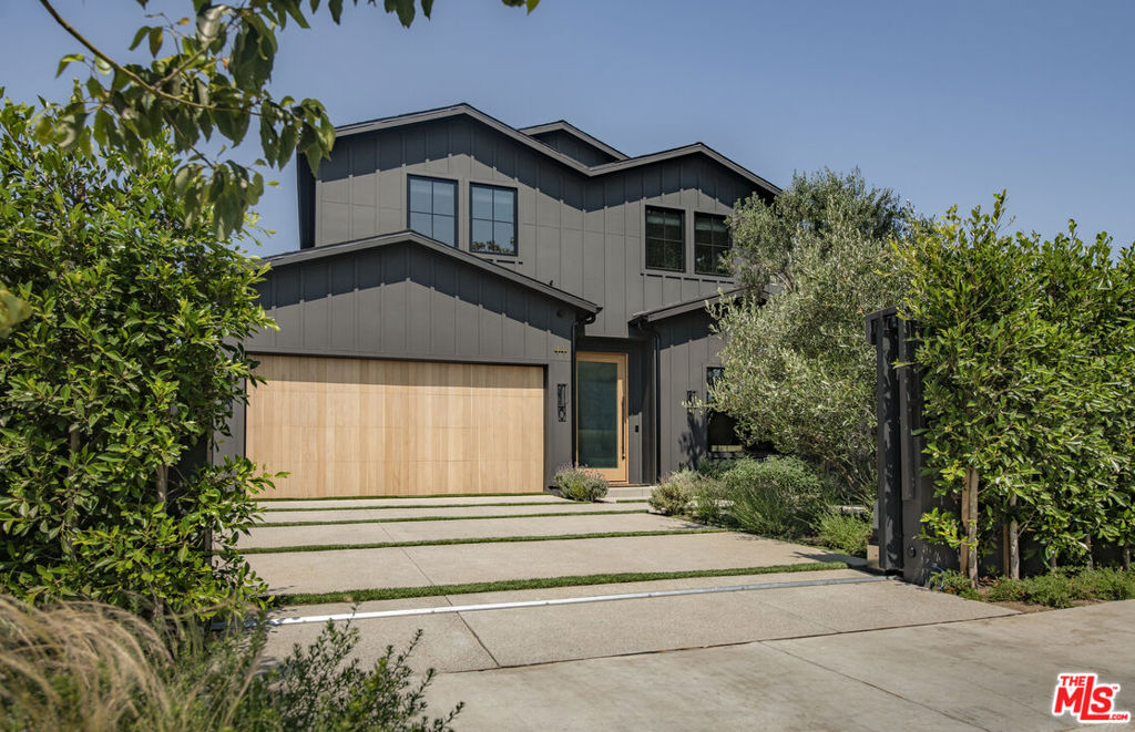 Properties 4 3764 Mountain View Avenue