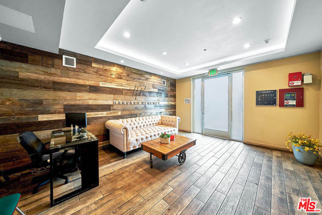 1101 S Harvard Boulevard 306