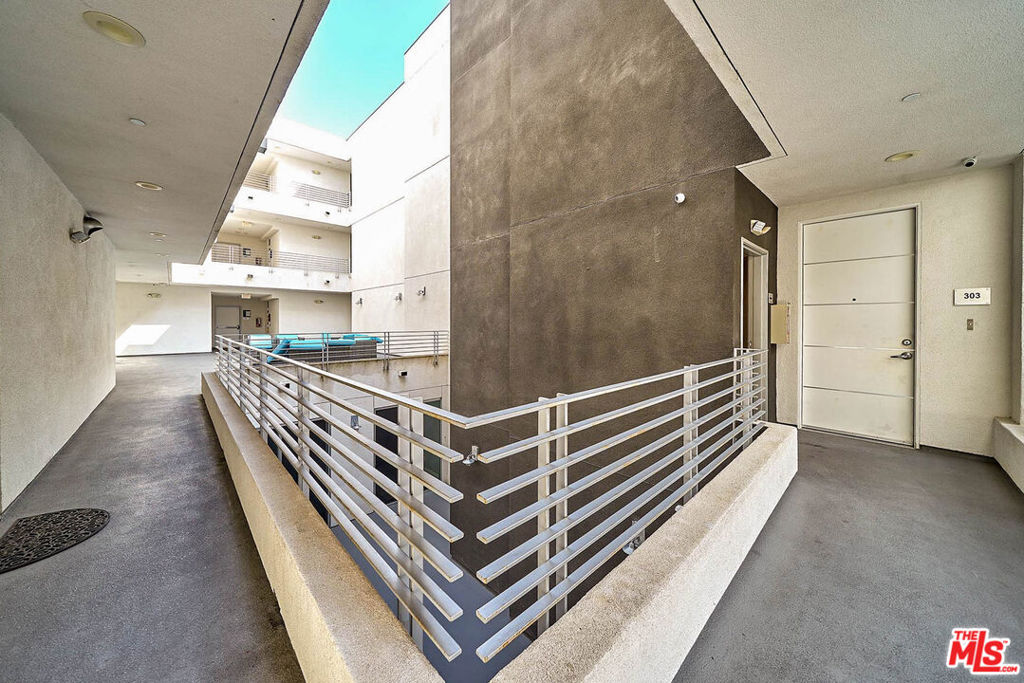 1101 S Harvard Boulevard 306