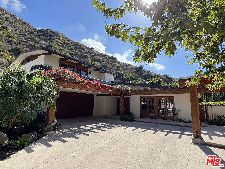 5942 Paseo Canyon Drive