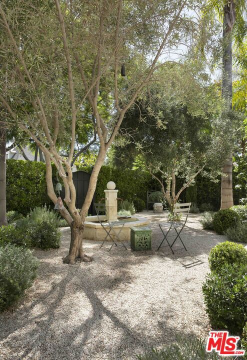 Properties 2 419 Huntley Drive