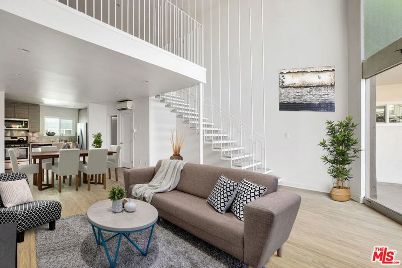 700 S 6th Street
