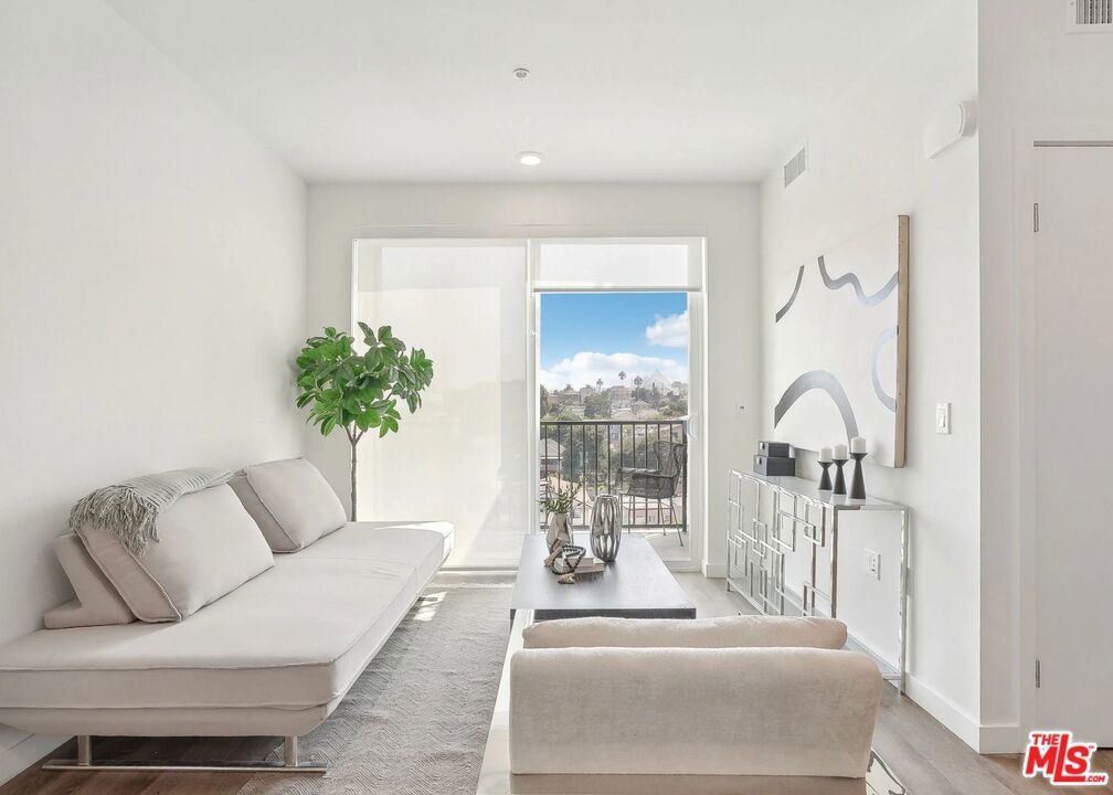 Properties 3 222 N Alvarado Street