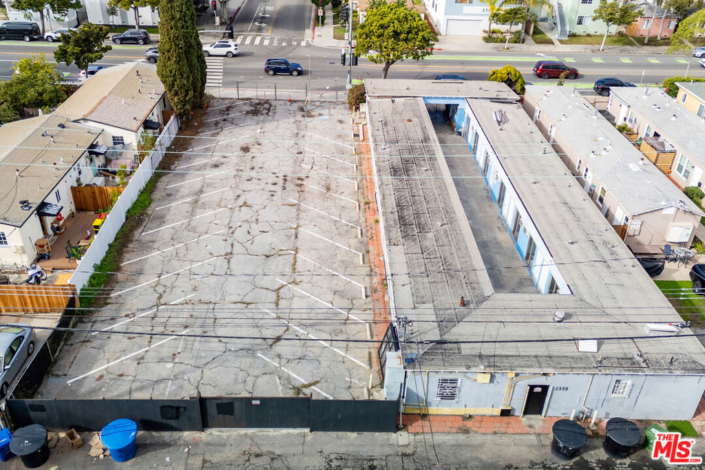 2338 Ocean Park Boulevard