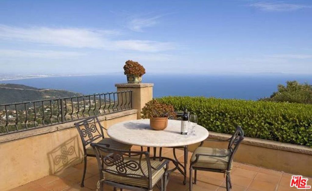 24734 W Saddle Peak Road