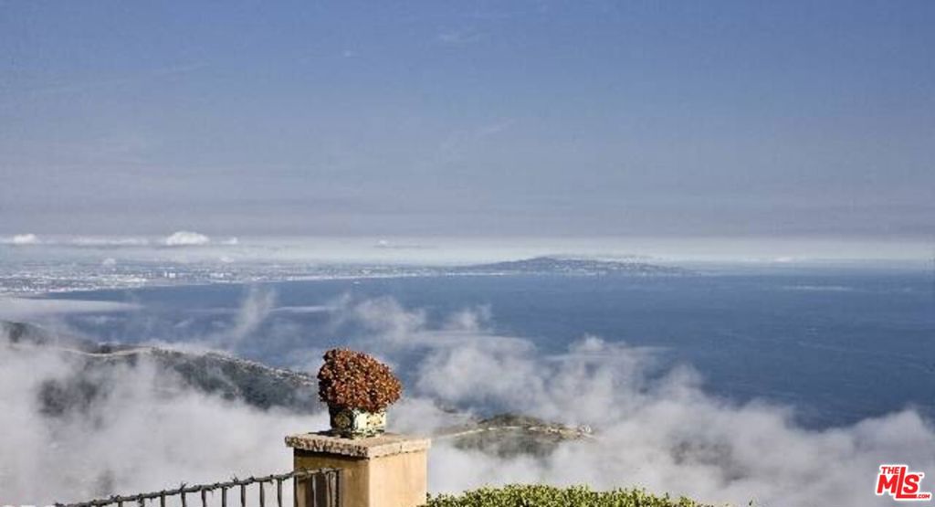 24734 W Saddle Peak Road