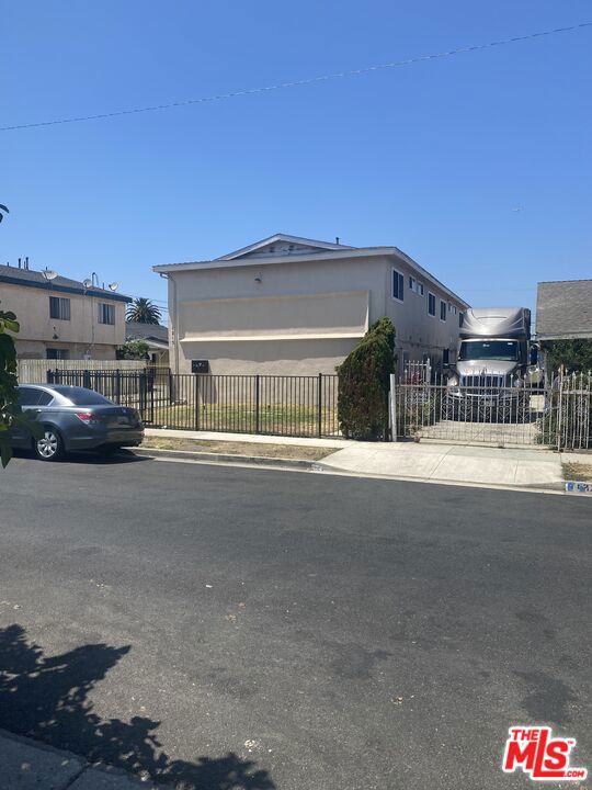 1215 W 102nd Street