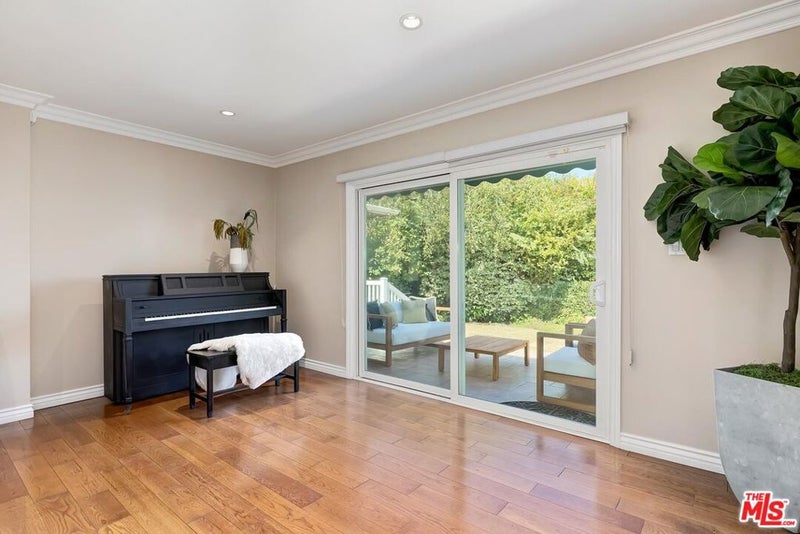 2302 Duxbury Circle