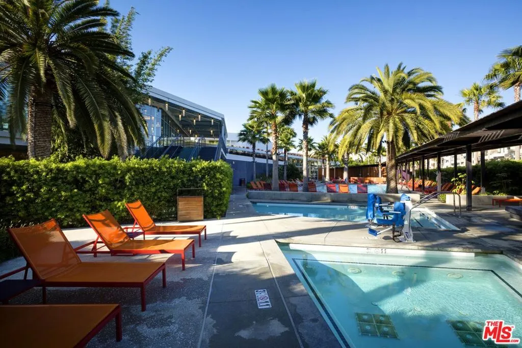 Playa Vista, California 90094, United States, 2 Bedrooms Bedrooms, ,2 BathroomsBathrooms,Residential,Active,230997