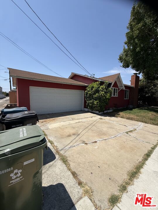 14711 Grevillea Avenue