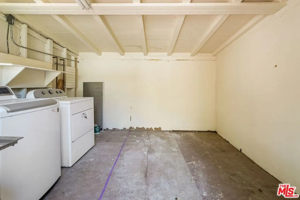 Venice, California 90291, United States, 2 Bedrooms Bedrooms, ,1 BathroomBathrooms,Residential,Active,149775