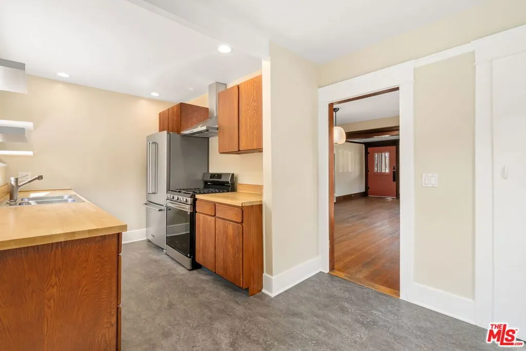 Venice, California 90291, United States, 2 Bedrooms Bedrooms, ,1 BathroomBathrooms,Residential,Active,149775