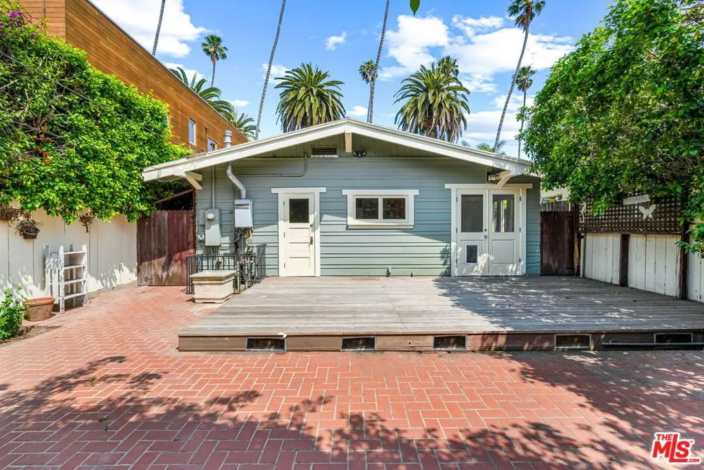 Venice, California 90291, United States, 2 Bedrooms Bedrooms, ,1 BathroomBathrooms,Residential,Active,149775