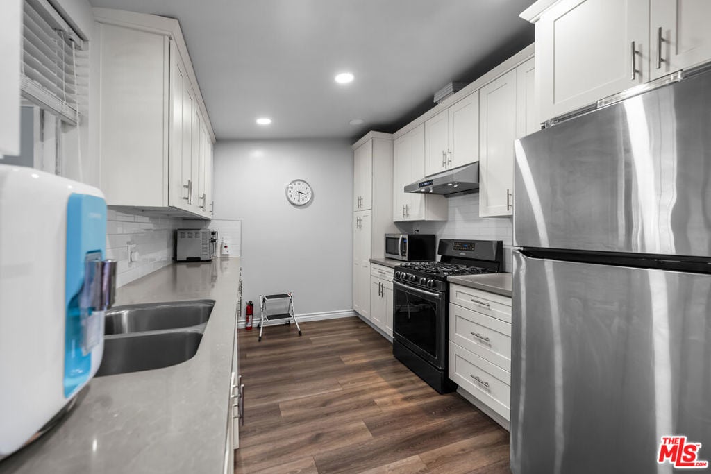 160 W Jay Street