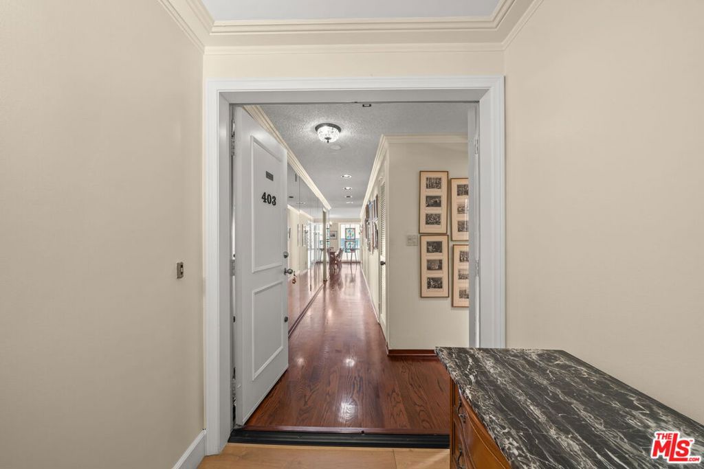 321 N Oakhurst Drive 403