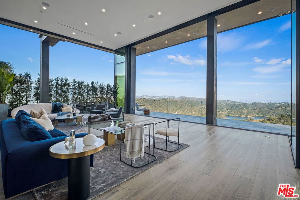 Properties 3 2304 Donella Circle