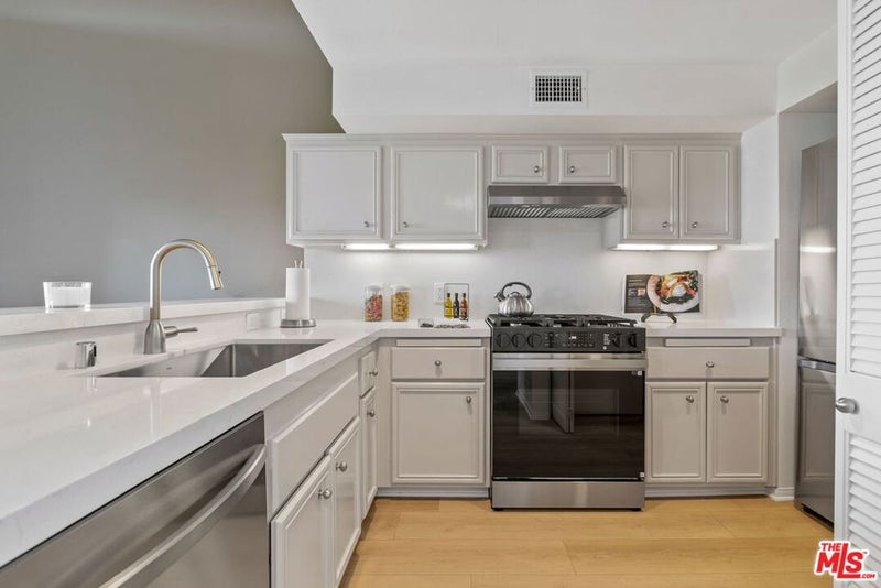 13200 Pacific Promenade 438