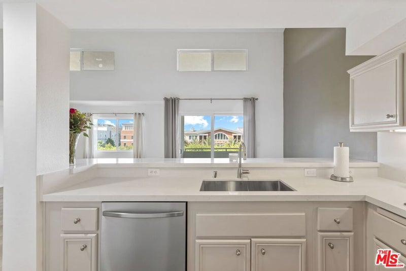 13200 Pacific Promenade 438