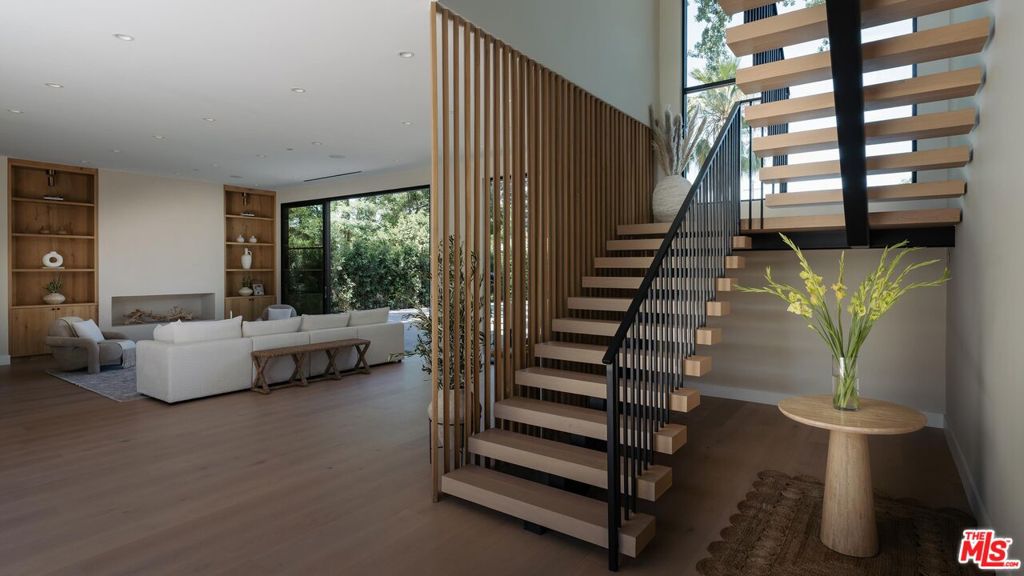 23346 Collins Street