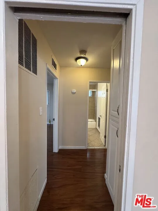 Los Angeles, California 90025, United States, 2 Bedrooms Bedrooms, ,2 BathroomsBathrooms,Residential,Active,234890