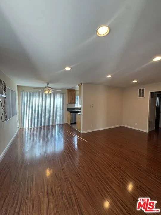 Los Angeles, California 90025, United States, 2 Bedrooms Bedrooms, ,2 BathroomsBathrooms,Residential,Active,234890