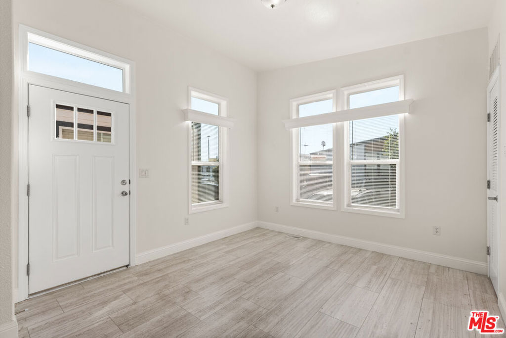 8250 Lankershim Boulevard 185