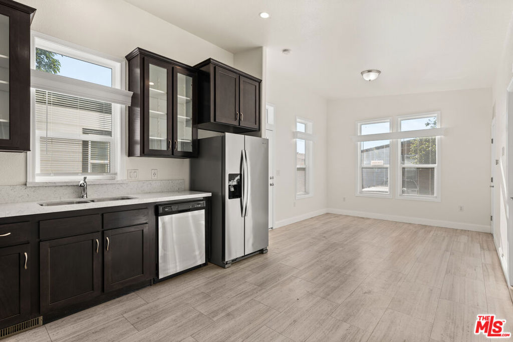 8250 Lankershim Boulevard 185