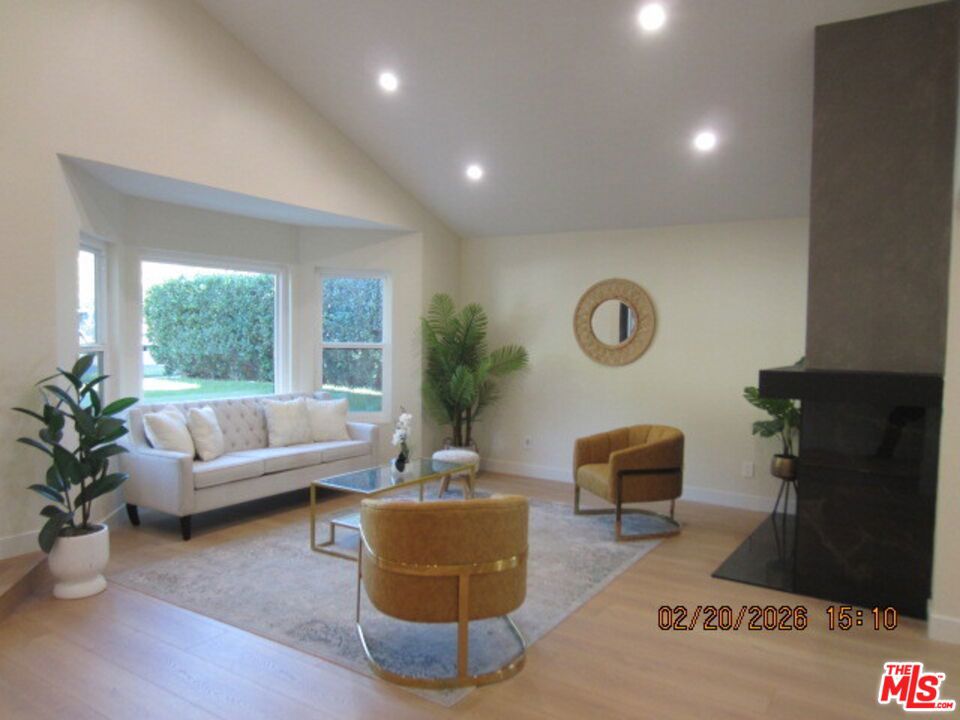 2615 Woodstock Lane
