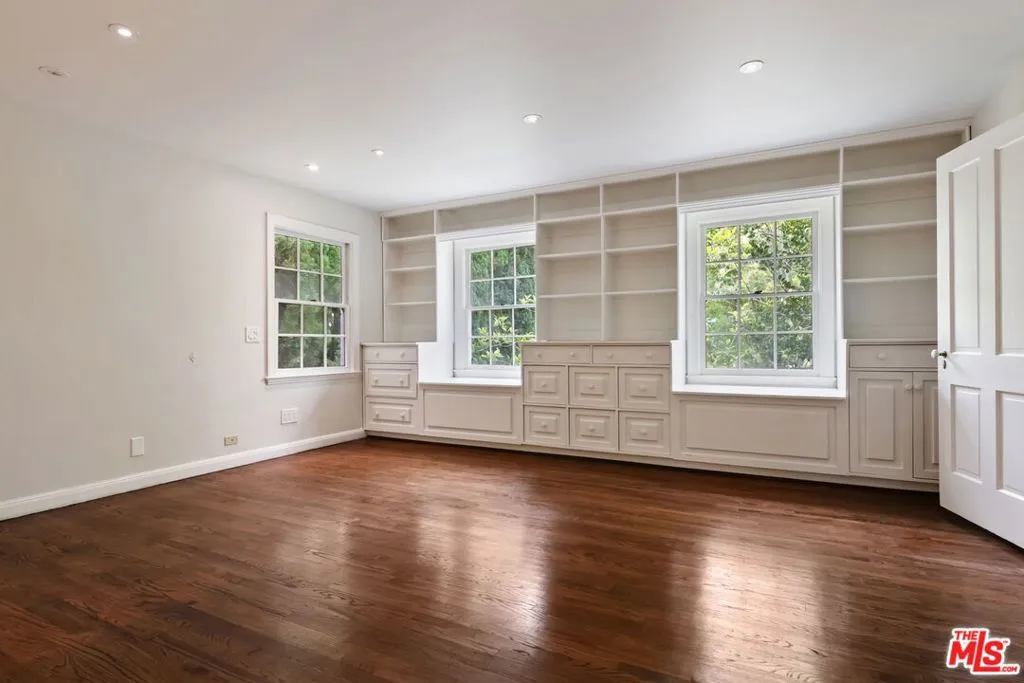 Los Angeles, California 90024, United States, 5 Bedrooms Bedrooms, ,5 BathroomsBathrooms,Residential,Active,198373