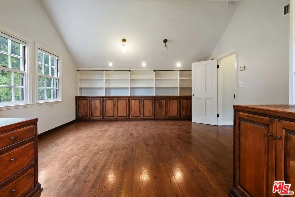 Los Angeles, California 90024, United States, 5 Bedrooms Bedrooms, ,5 BathroomsBathrooms,Residential,Active,198373