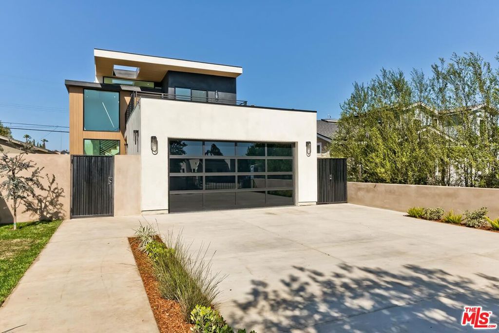 4266 Grand View Boulevard
