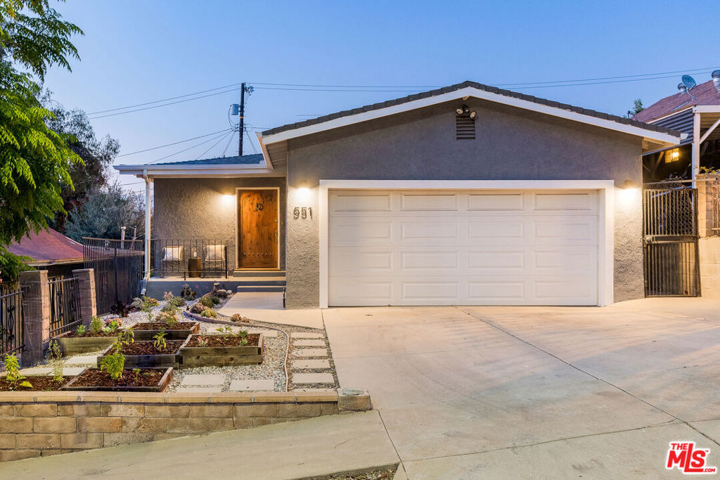 551 Kendall Avenue