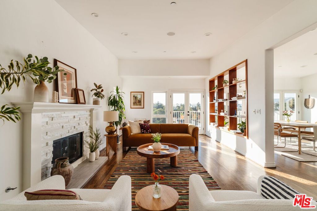 1541 Silverwood Terrace