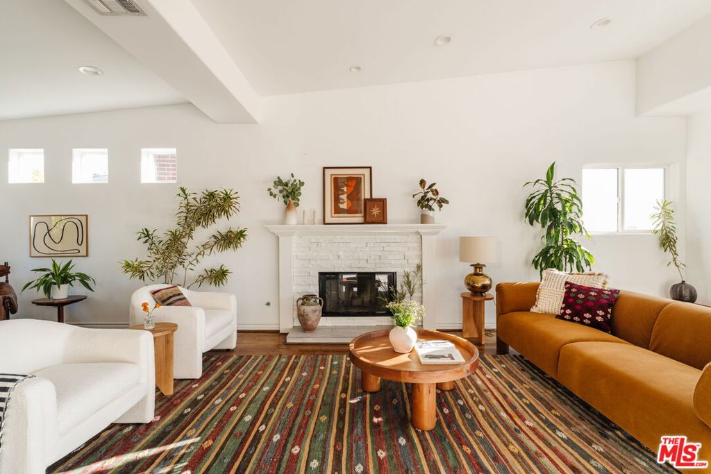 1541 Silverwood Terrace