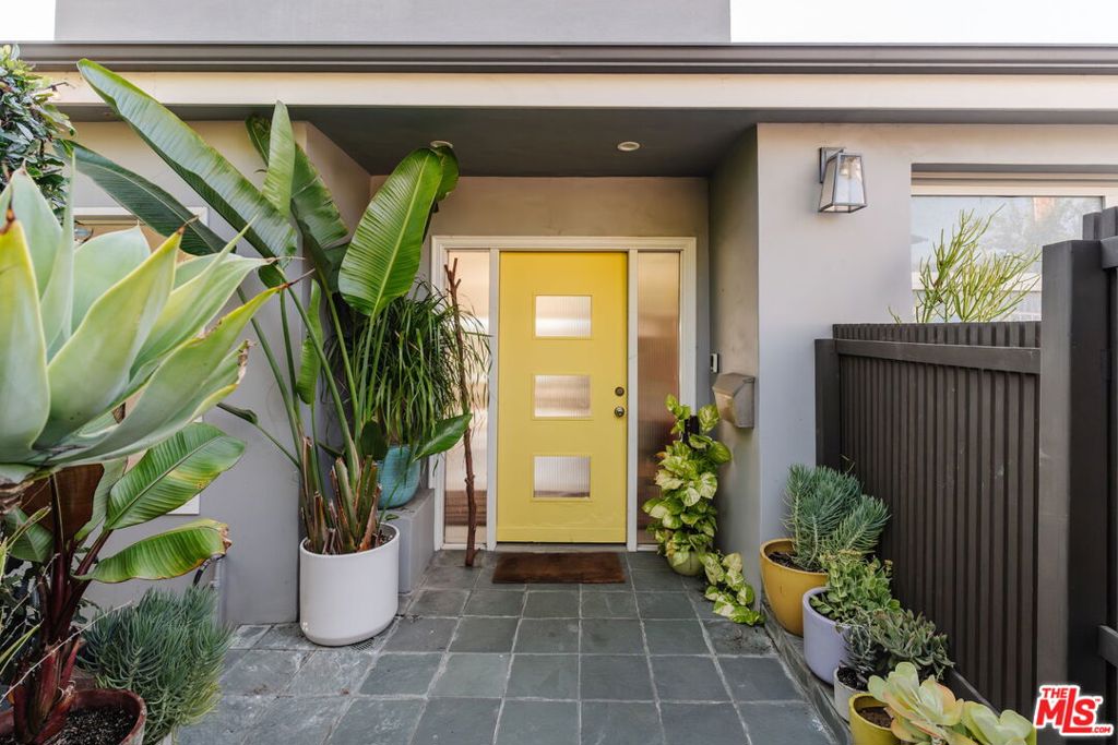 1541 Silverwood Terrace