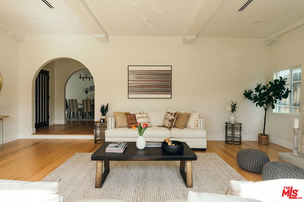 Properties 3 1237 S Curson Avenue