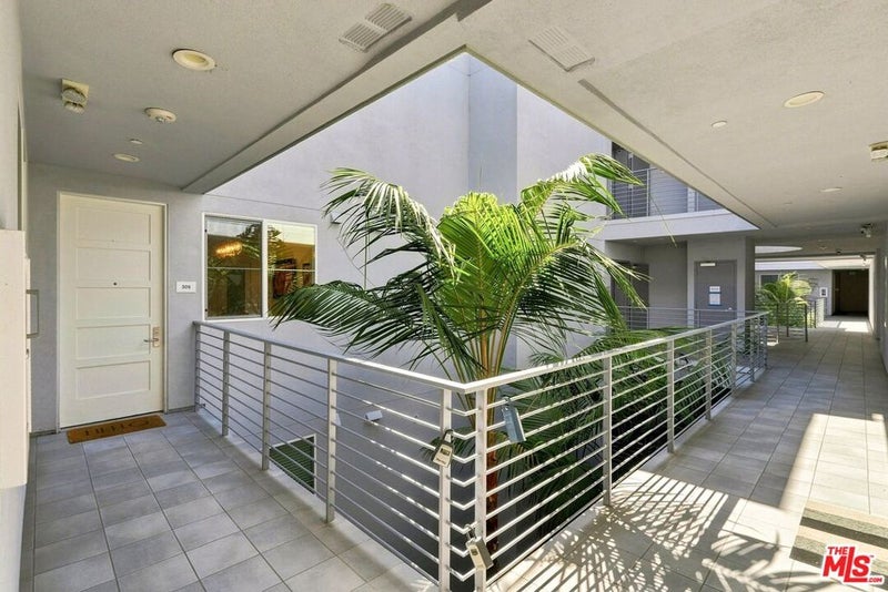 4240 Laurel Canyon Boulevard 305