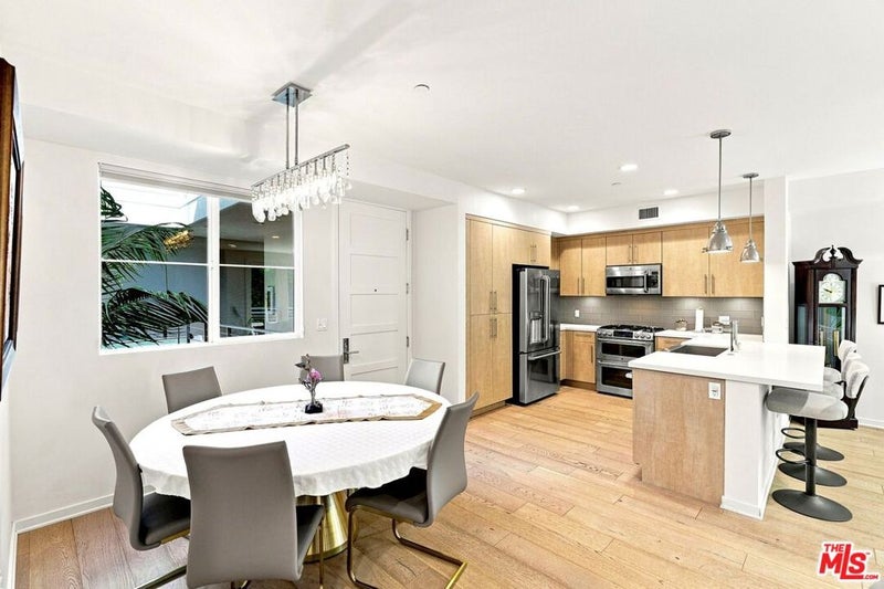 4240 Laurel Canyon Boulevard 305
