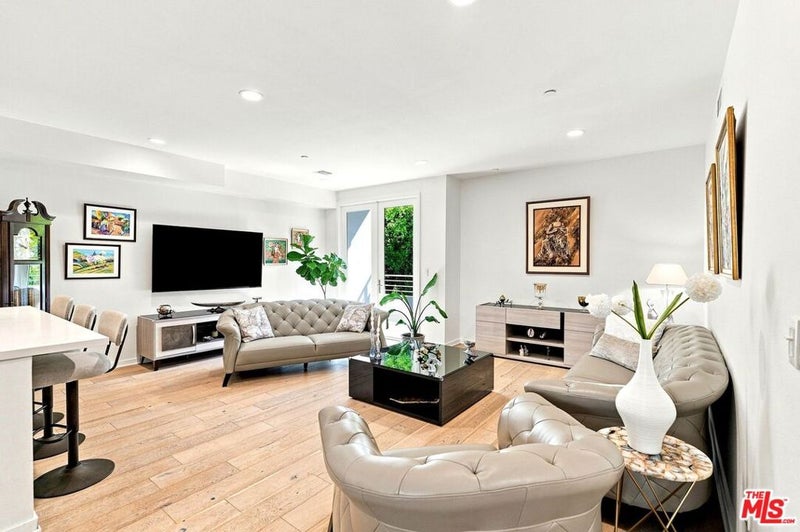 4240 Laurel Canyon Boulevard 305
