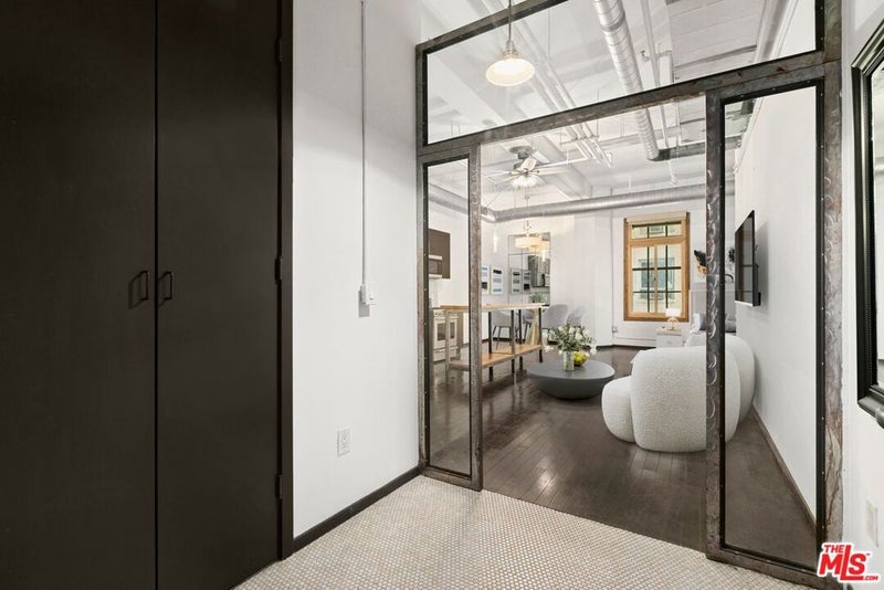 1645 Vine Street 301
