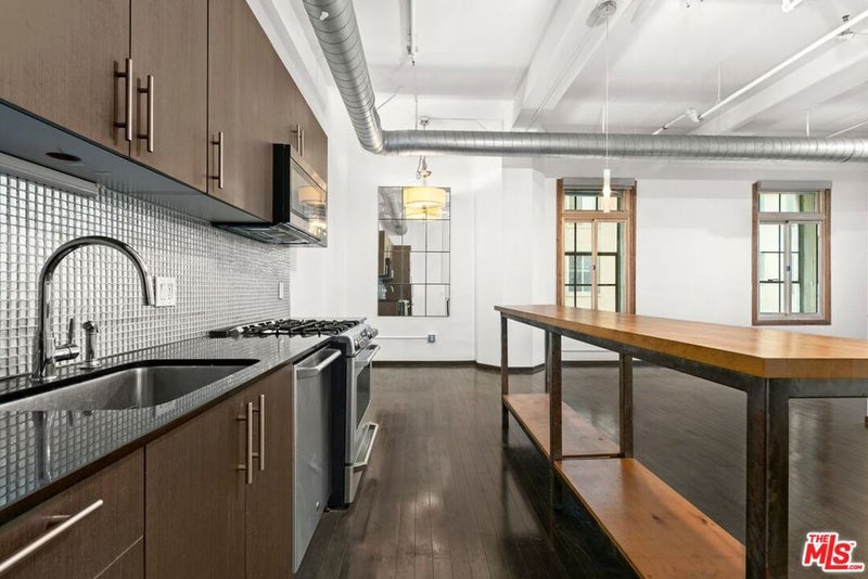1645 Vine Street 301