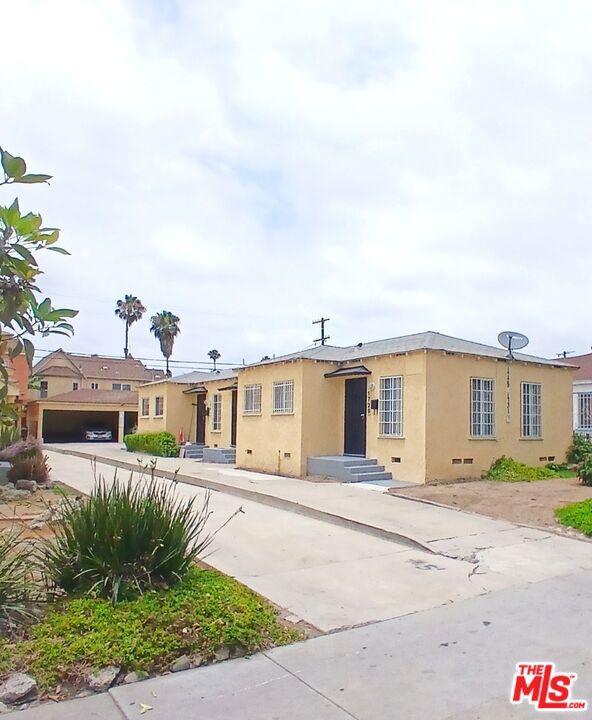 1729 S La Brea Avenue