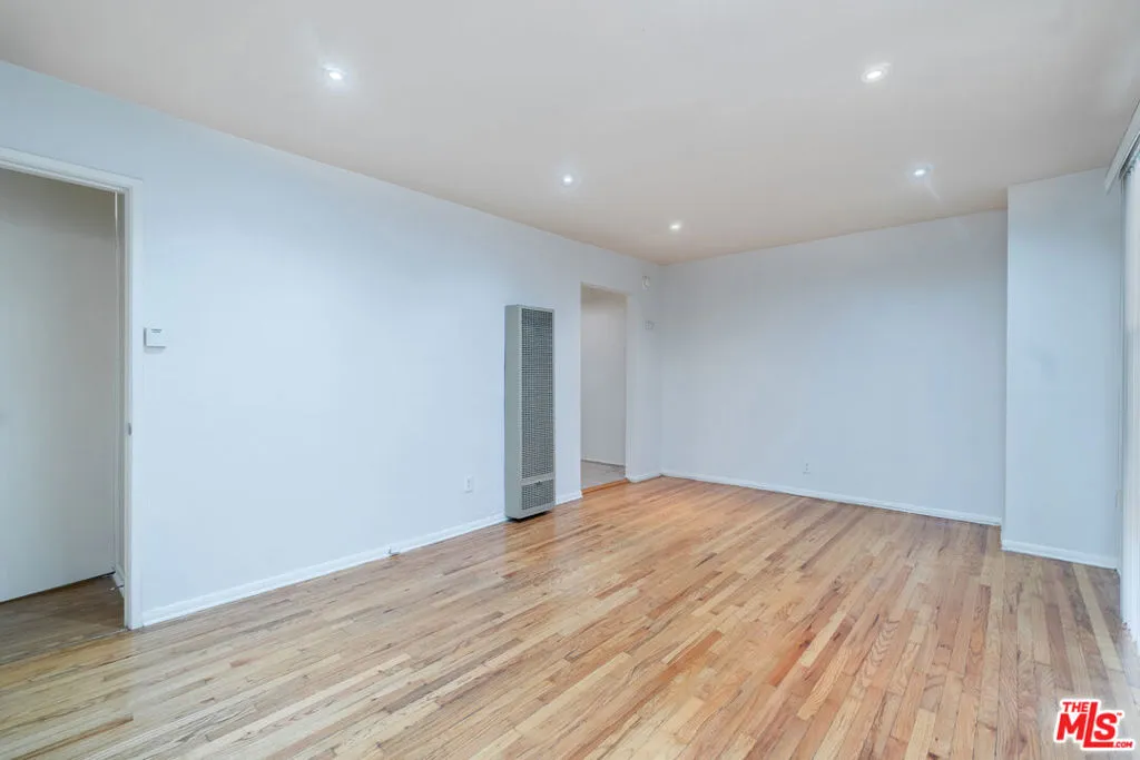 Los Angeles, California 90025, United States, ,1 BathroomBathrooms,Residential,Active,183515