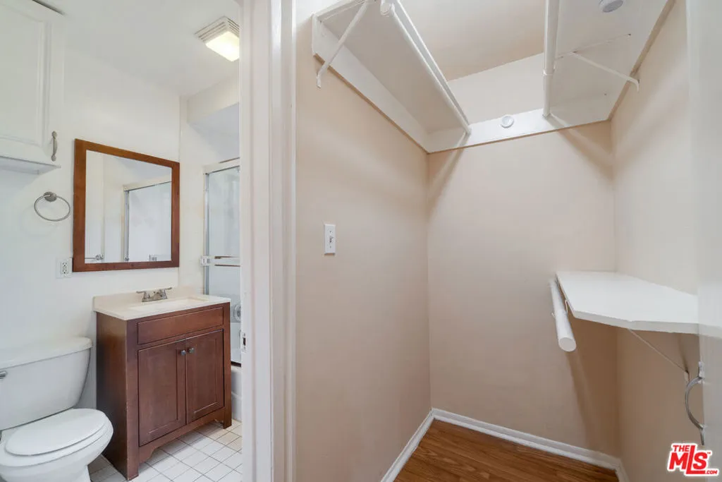 Los Angeles, California 90025, United States, ,1 BathroomBathrooms,Residential,Active,183515