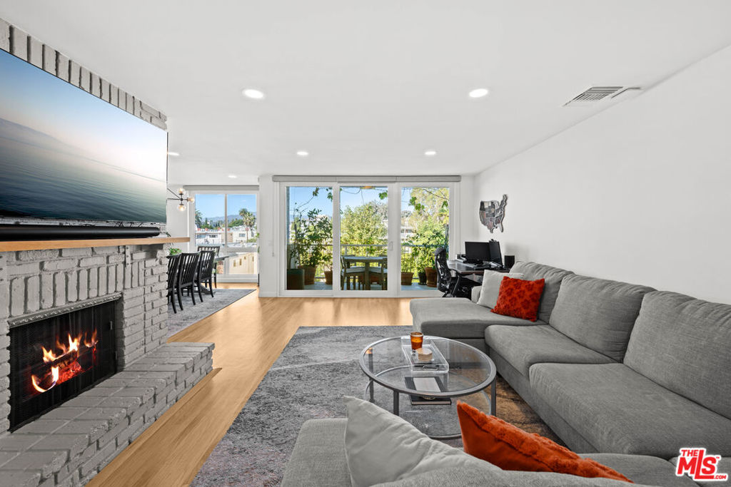 11918 Kiowa Avenue 302