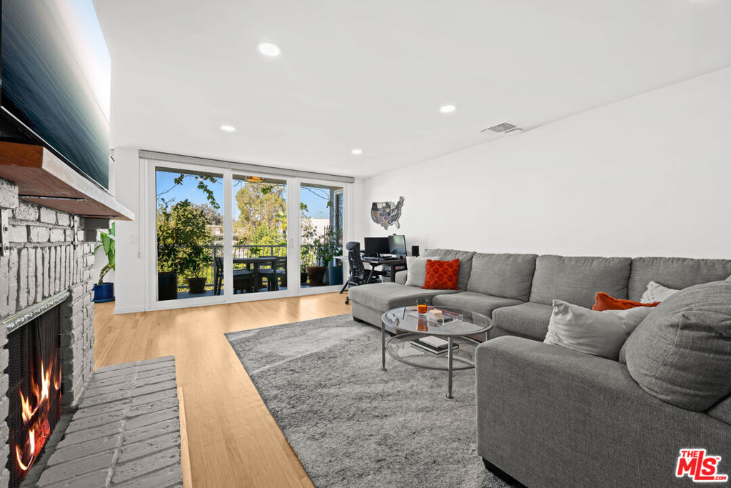 11918 Kiowa Avenue 302